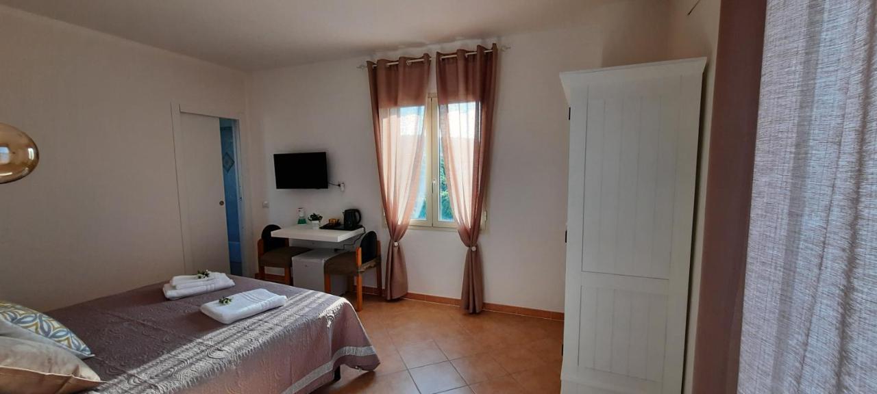 Monte Becco Panoramic Rooms Санта-Тереза-Галлура Екстер'єр фото